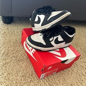Nike Dunk Low EUC *Panda*